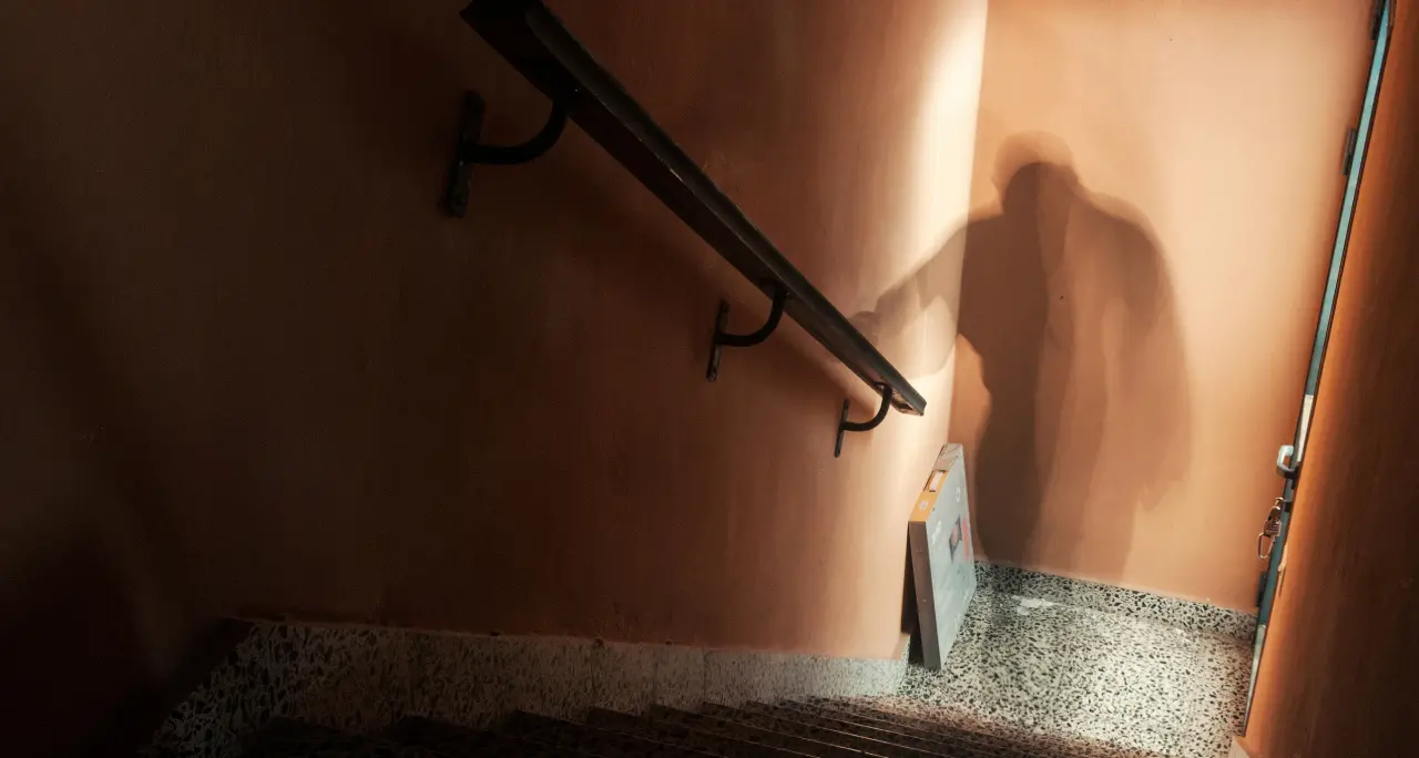 Dramma della solitudine nella Riviera dei Cedri: «Aiutatemi, sono malato e solo»\n