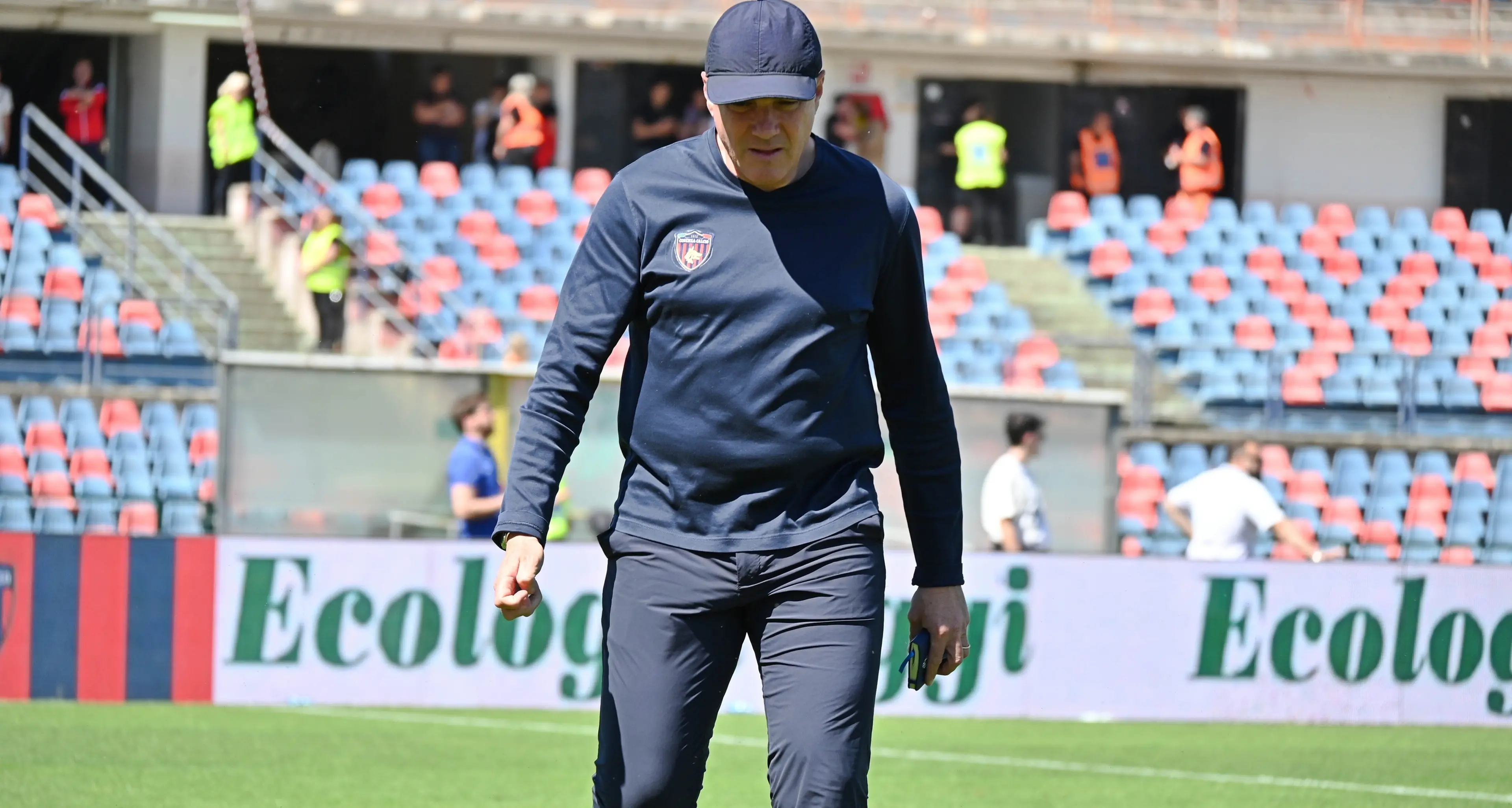 Cosenza-Bari 1-0, Alvini: «Abbiamo vinto, ma non possiamo sprecare palle gol così»