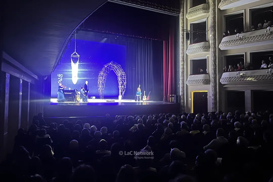 <p>Neri Marcor&egrave; al teatro Cilea di Reggio Calabria narra e canta la Buona Novella di Fabrizio De Andr&egrave;</p>\\n