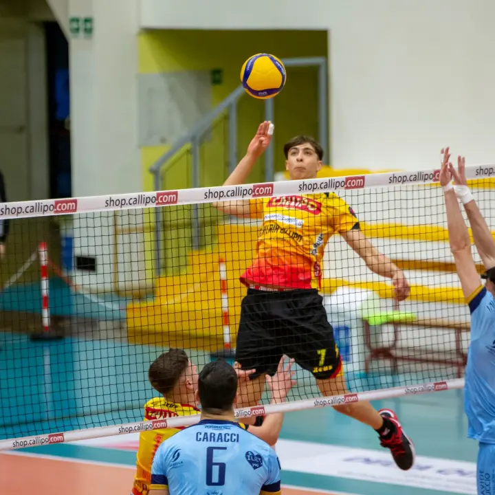 Volley Calabria, Bisignano da dentro o fuori contro Vibo, In Serie C scontro diretto Praia-Taurianova