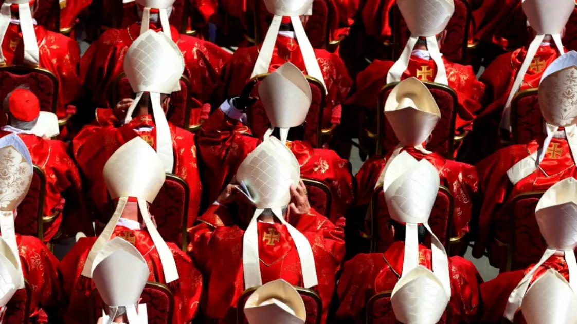 Verso il Conclave tra Parolin favorito e l’imbarazzante presenza del cardinale Thorne