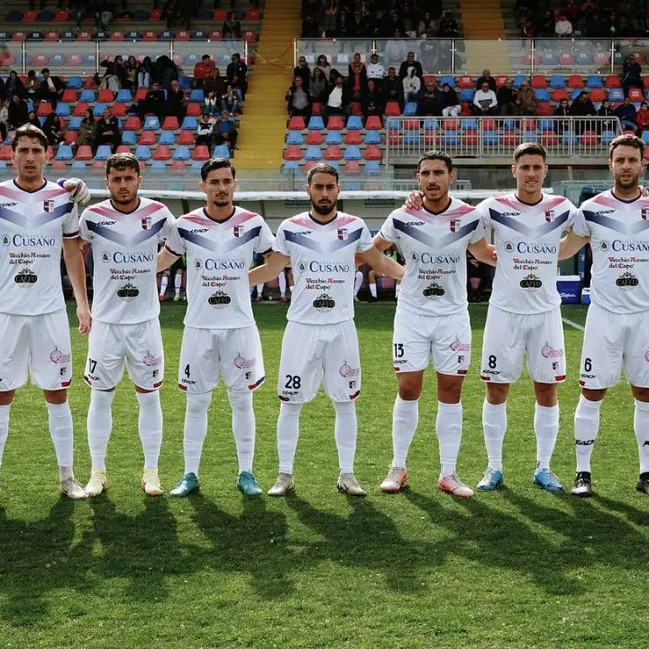 Serie D, la Vibonese chiude la stagione in casa contro il Paternò ma con la testa già proiettata ai play off