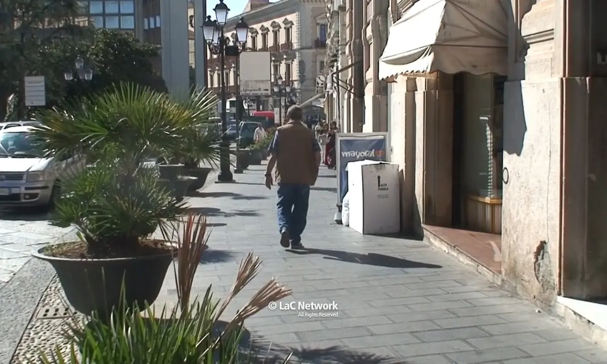 Lo spopolamento divora la Calabria e\u00A0colpisce anche i grandi centri:\u00A0Catanzaro in vent’anni ha perso 10mila abitanti\n