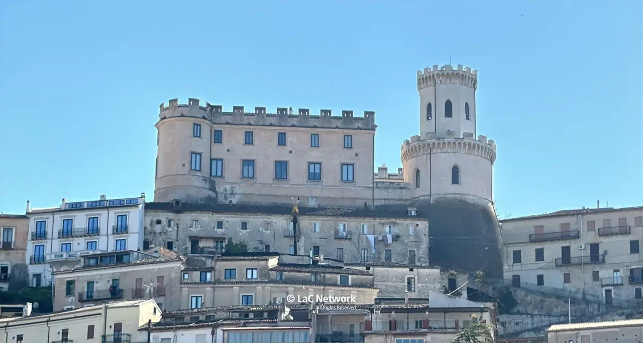 Storia e meraviglia del Castello ducale di Corigliano: è tra i\u00A0più belli\u00A0(e meglio conservati) del Sud Italia\n