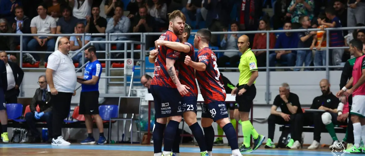 Calcio a 5, ritorno alla vittoria per la Pirossigeno Cosenza: Avellino battuto 4-2