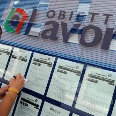 Lavoro, i dati Istat smentiscono (parzialmente) la narrazione di Meloni: a marzo 16mila occupati in meno\n