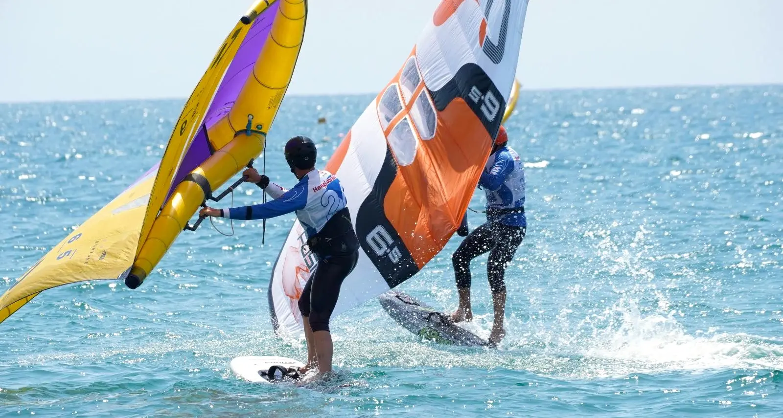 Gizzeria, clima estivo e grandi prestazioni in mare con il campionato italiano di wing foil