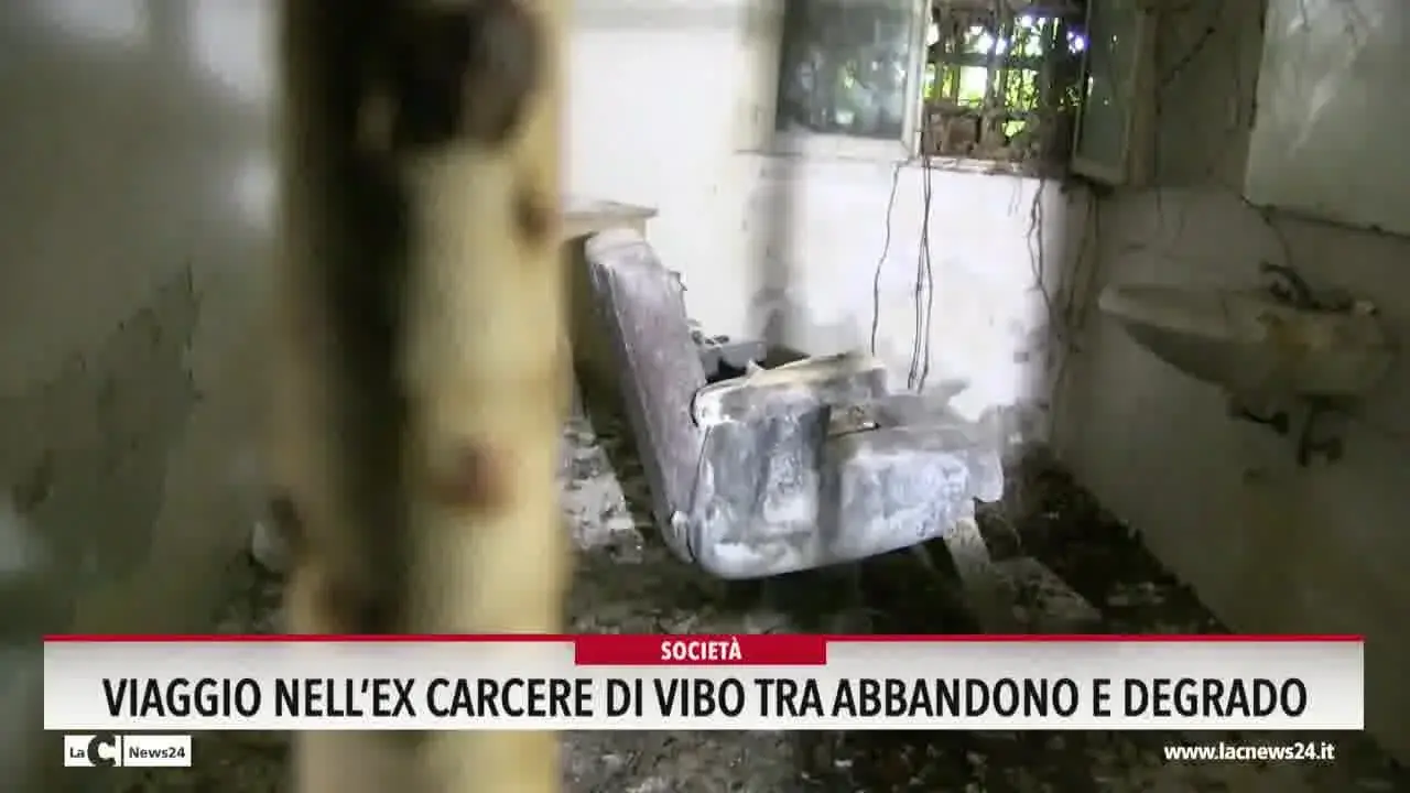 Viaggio nell'ex carcere di Vibo tra abbandono e degrado