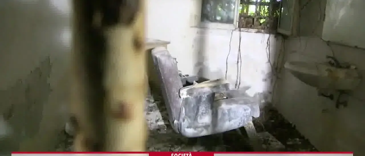 Il convento del ‘400 che divenne carcere,\u00A0viaggio nell’ex penitenziario nel cuore di Vibo oggi preda del degrado