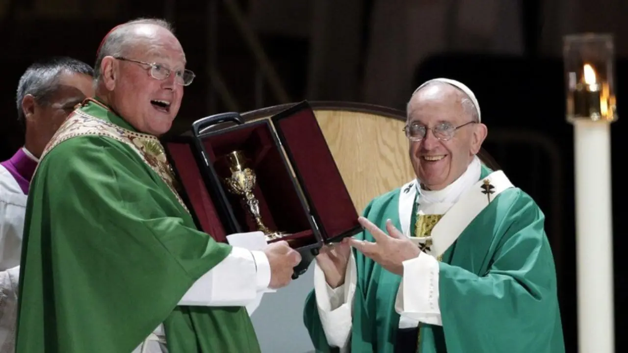 Conclave, la megalomania di Trump e la corsa al soglio di Pietro del cardinale Dolan