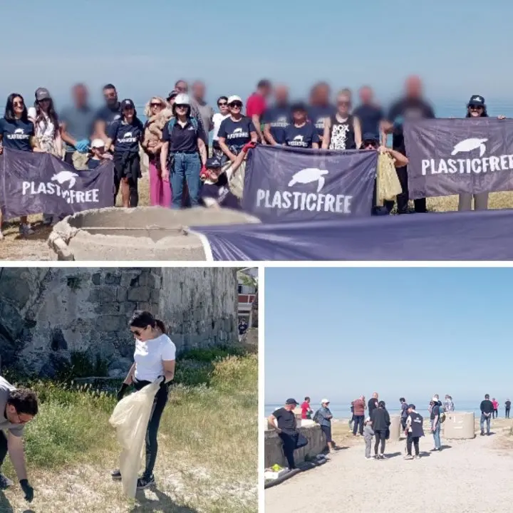Palmi, volontari e detenuti insieme per pulire la spiaggia: «Momento di costruzione e libertà»\n