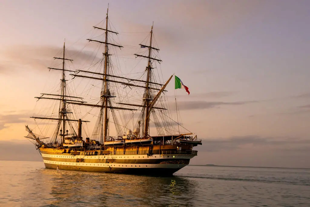 Reggio si prepara ad accogliere la nave più bella del mondo, tre giorni nella città dello Stretto per l’Amerigo Vespucci\n