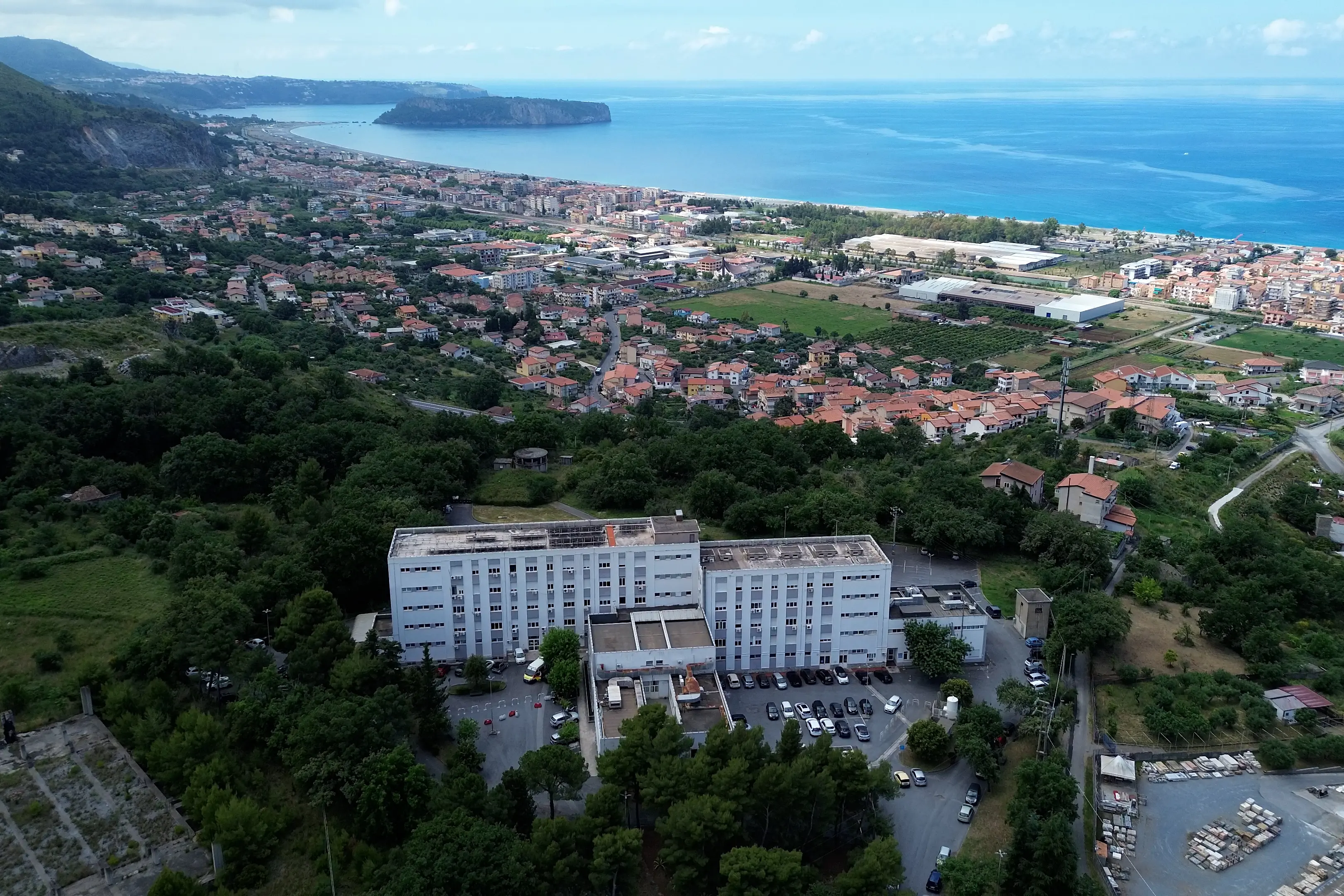 <p>L&#39;ospedale di Praia a Mare</p>\\n