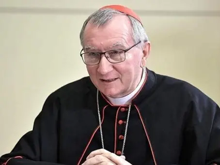 Il cardinale malato che non c’è: veleni da conclave, Parolin nel mirino dei corvi