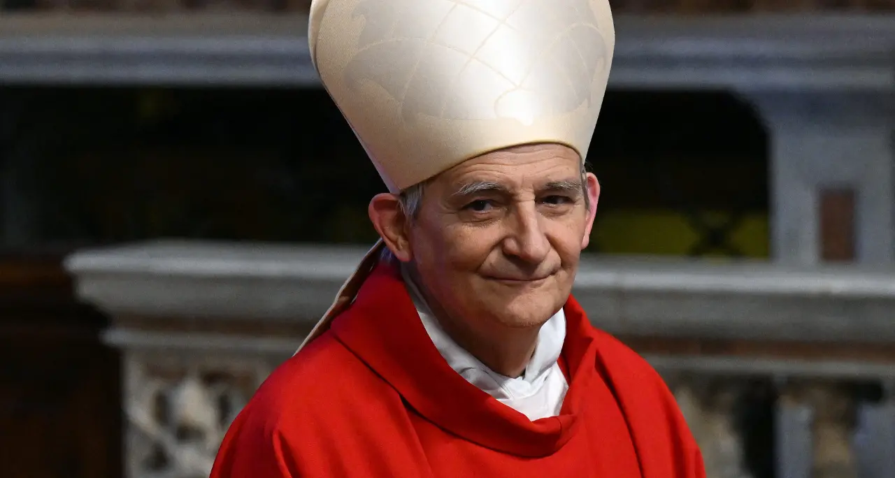 Il cardinale di strada e il Vangelo in cammino: Matteo Zuppi, l’uomo che sussurra la pace e ascolta i cuori\n