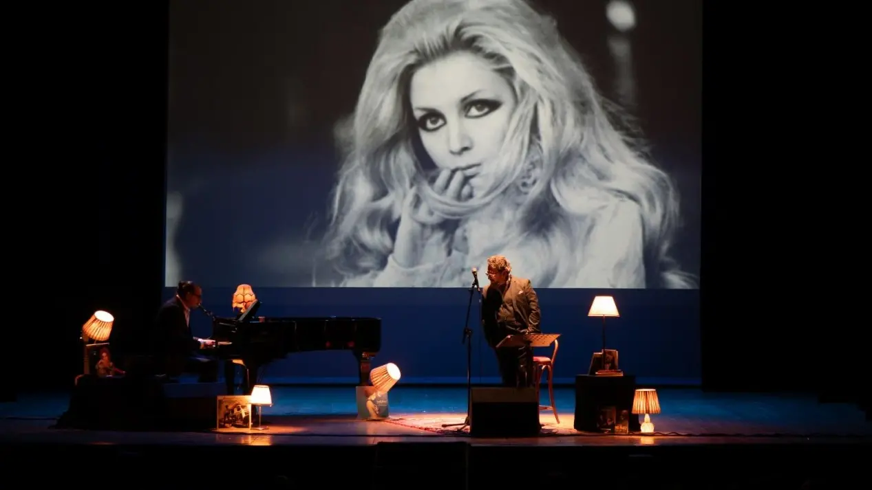 La distruzione di un amore, al Grandinetti di Lamezia le storie struggenti di icone della musica italiana\n