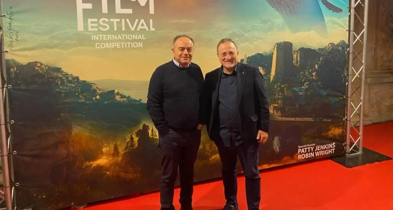 Gratteri e Nicaso, un romanzo (e un consiglio) per i giovani: «È facile perdersi, scegliete il sacrificio e non facili scorciatoie»\n