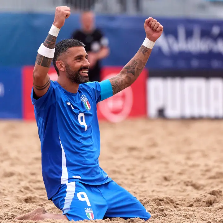 Mondiali beach soccer, il calabrese Zurlo pronto a trascinare gli azzurri in un’Italia-Brasile da spettacolo puro