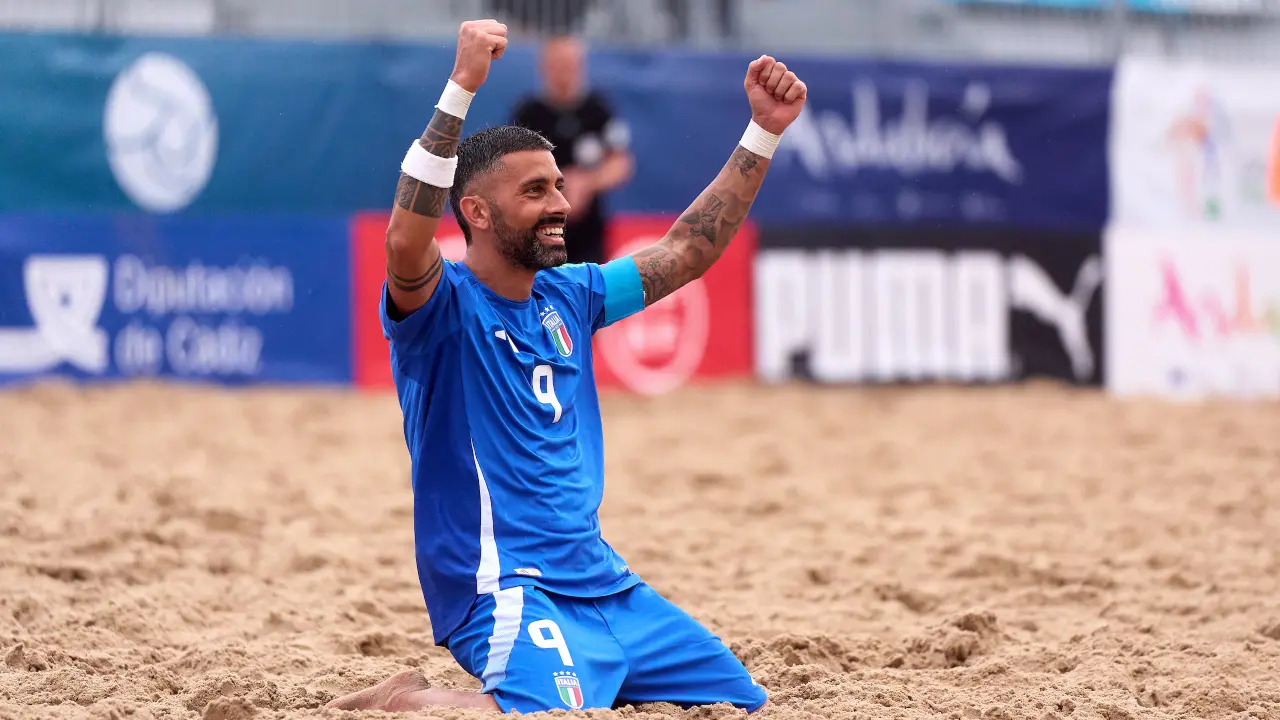 Mondiali beach soccer, il calabrese Zurlo pronto a trascinare gli azzurri in un’Italia-Brasile da spettacolo puro