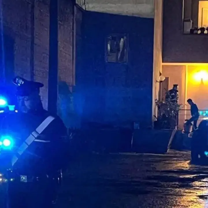 «Ha ucciso mamma», bimba chiama il 118 e fa arrestare il padre\n