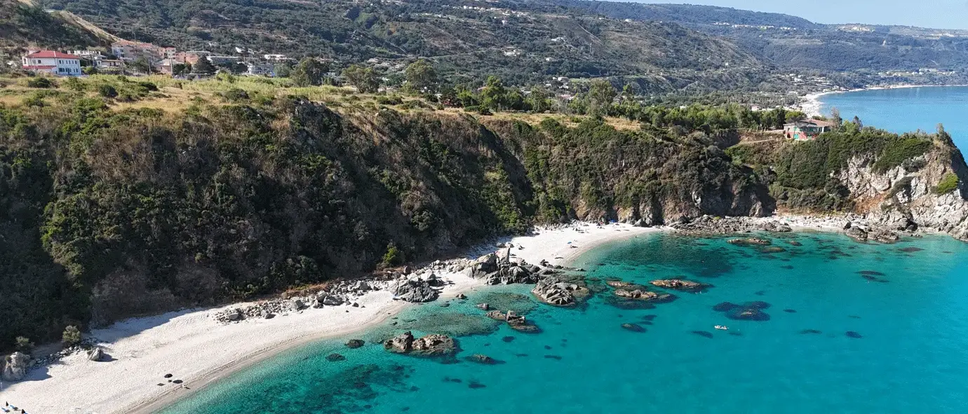Una spiaggia calabrese (forse due) tra le 50 più belle d’Europa: ecco la perla premiata da The World’s Best Beaches\n