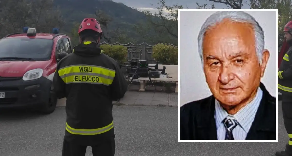 Ritrovato l’anziano disperso a San Pietro Apostolo, in corso le operazioni di recupero da parte dei vigili del fuoco\n