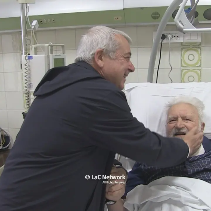L’Arcivescovo di Cosenza in ospedale da Padre Fedele: l’abbraccio di Checchinato al monaco ultrà\n