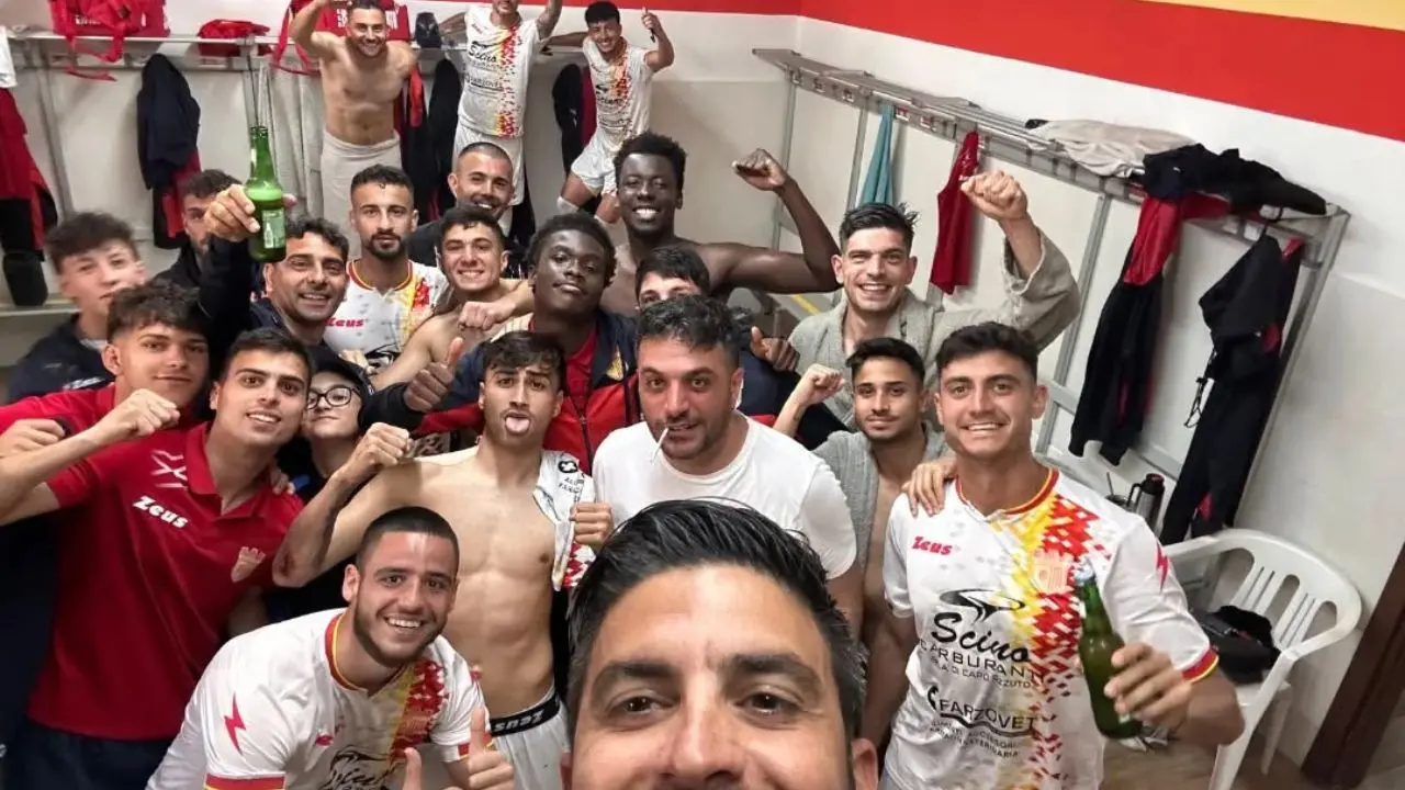 Eccellenza, impresa Isola CR che batte 3-2 la Palmese e vola ai play off. Gregorace: «Ora che ci siamo, vogliamo ballare anche noi»