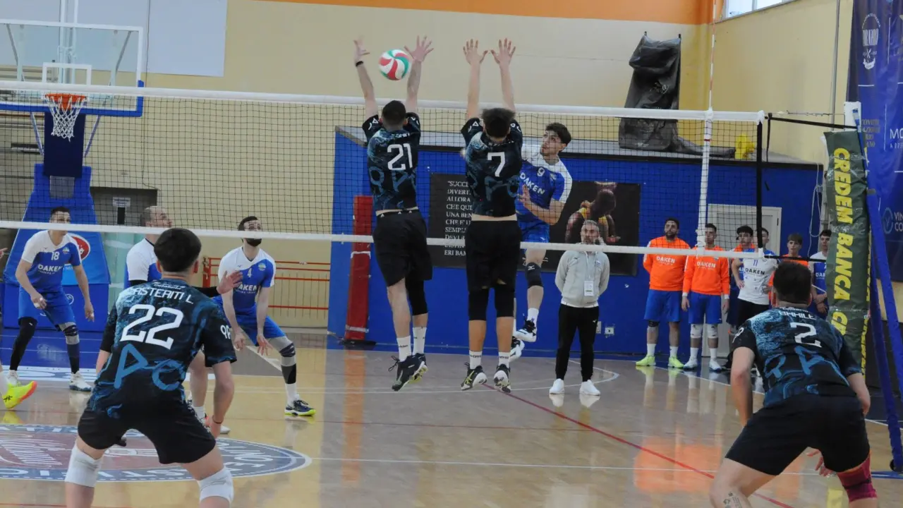 Volley, Bisignano agguanta i play off vincendo il derby contro Vibo. Praia in Serie C ormai pronta alla festa