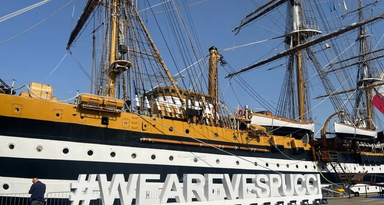 L’Amerigo Vespucci a Reggio Calabria, Occhiuto: «Un modo per far conoscere anche le nostre bellezze»\n