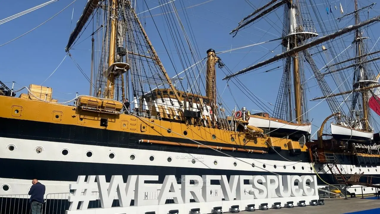L’Amerigo Vespucci a Reggio Calabria, Occhiuto: «Un modo per far conoscere anche le nostre bellezze»\n