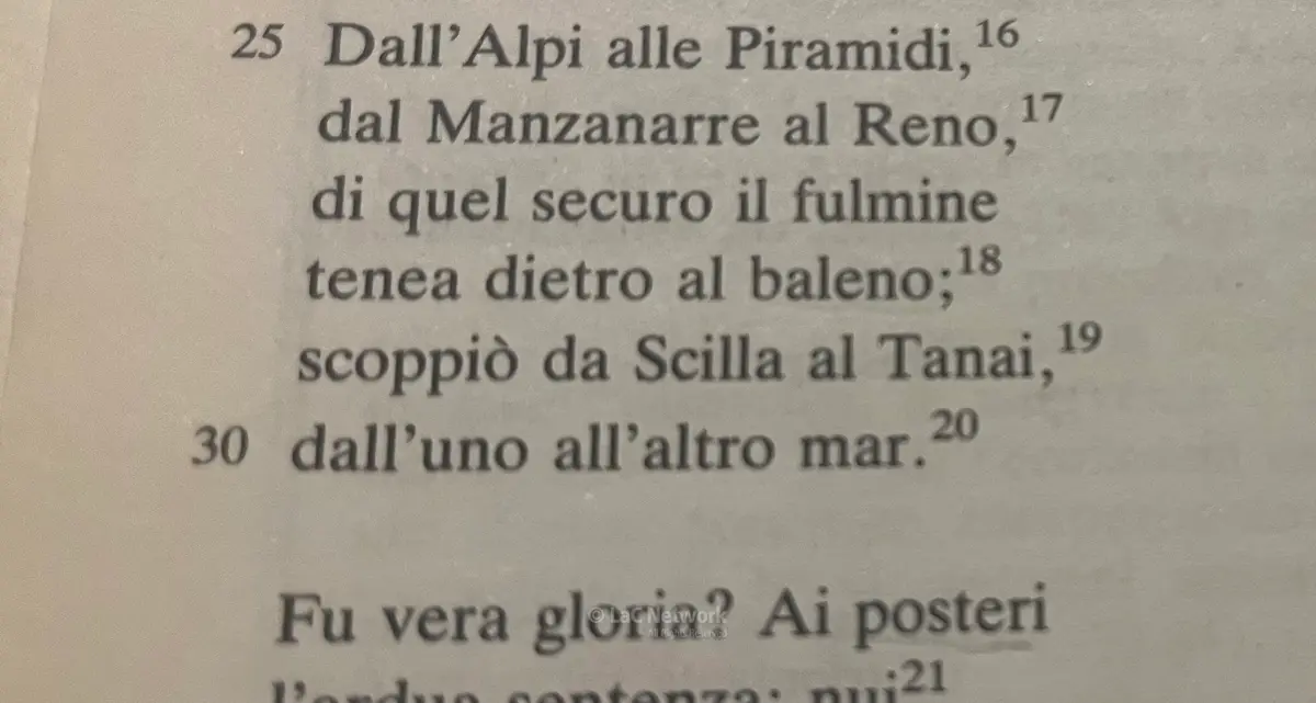 «Da Scilla al Tanai, da un mare a un altro mare», così\u00A0Manzoni richiama il dominio napoleonico giunto fino alla Calabria ne “Il 5 maggio”