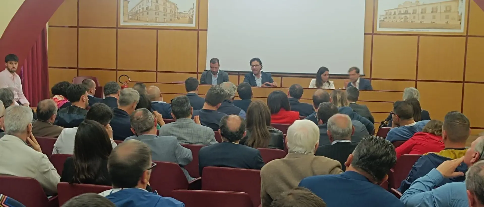 Tirocinanti, i sindaci del Cosentino lanciano l’allarme: «I fondi bastano solo per 18 mesi, qualcuno vuole fregarci»