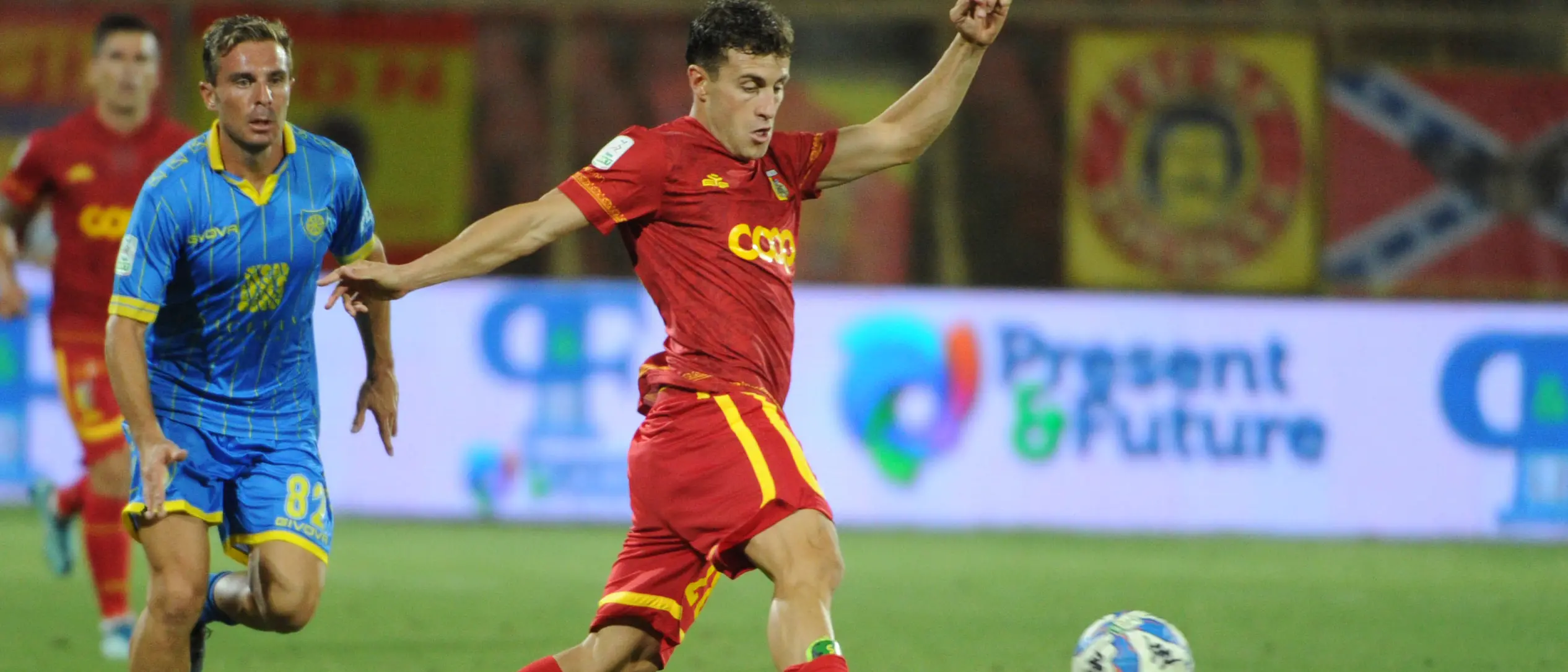 Serie B, il Catanzaro deve difendere i play off. Biasci a LaC: «Dobbiamo fare almeno una vittoria nelle ultime due gare»\n