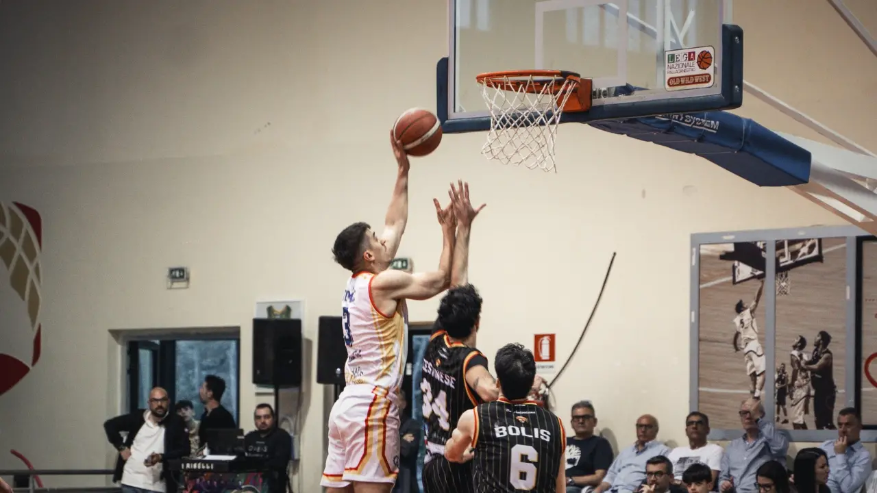 Basket, team calabresi sulla via della salvezza: Rende e Catanzaro si impongono in gara uno nei play out\n