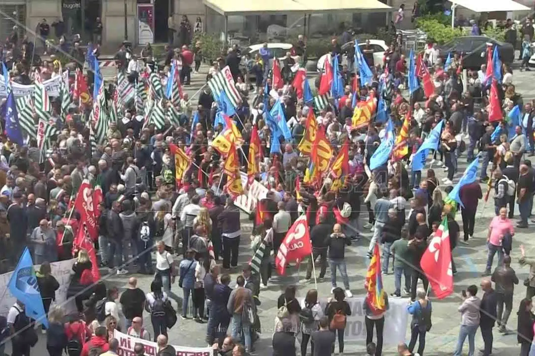 <p>Una protesta dei tirocinanti calabresi a Catanzaro</p>\\n