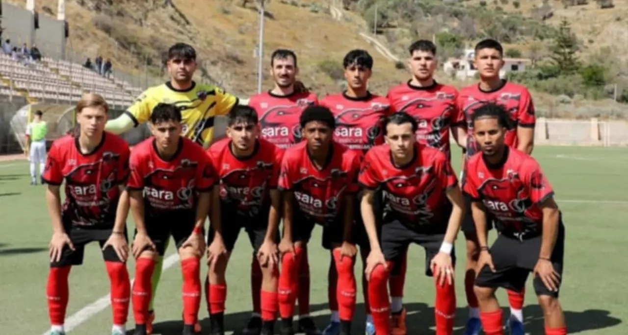 Eccellenza, nove punti di penalizzazione al Castrovillari: adesso i lupi giocheranno il play out in casa dell’Ardore\n
