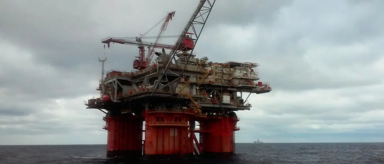 Petrolio in picchiata, bilancio in crisi: la Russia rischia una tempesta economica e sociale con effetti a livello mondiale\n