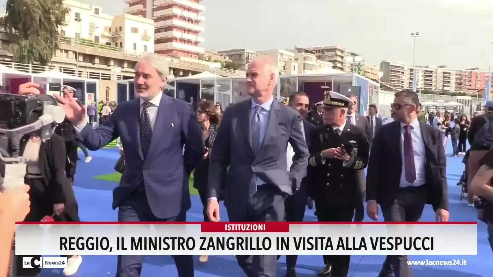 Reggio, il Ministro Zangrillo in visita alla Vespucci