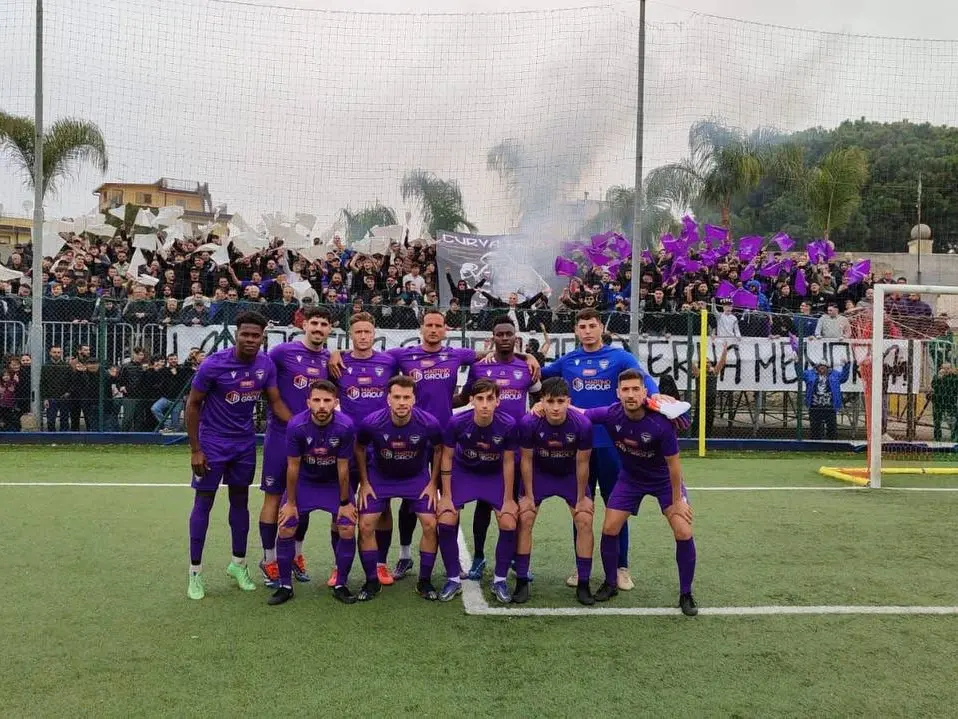 Gioiese, l’urlo dei calciatori: «Senza stipendio, cibo e alloggio. Così si cancella un pezzo di storia»