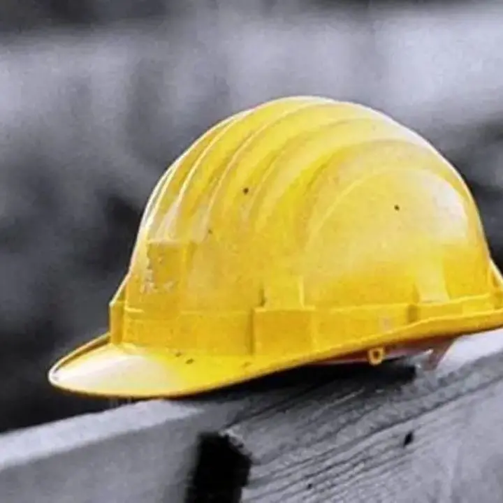 Morti sul lavoro: una strage silenziosa in Italia, oltre mille morti nel 2024. Anche la Calabria piange 26 vite spezzate\n