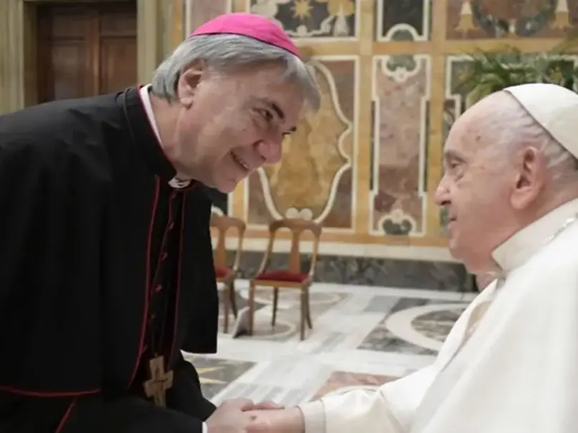 Il Papa impossibile, il prete di strada: Don Mimmo Battaglia, la voce della Calabria nel Conclave