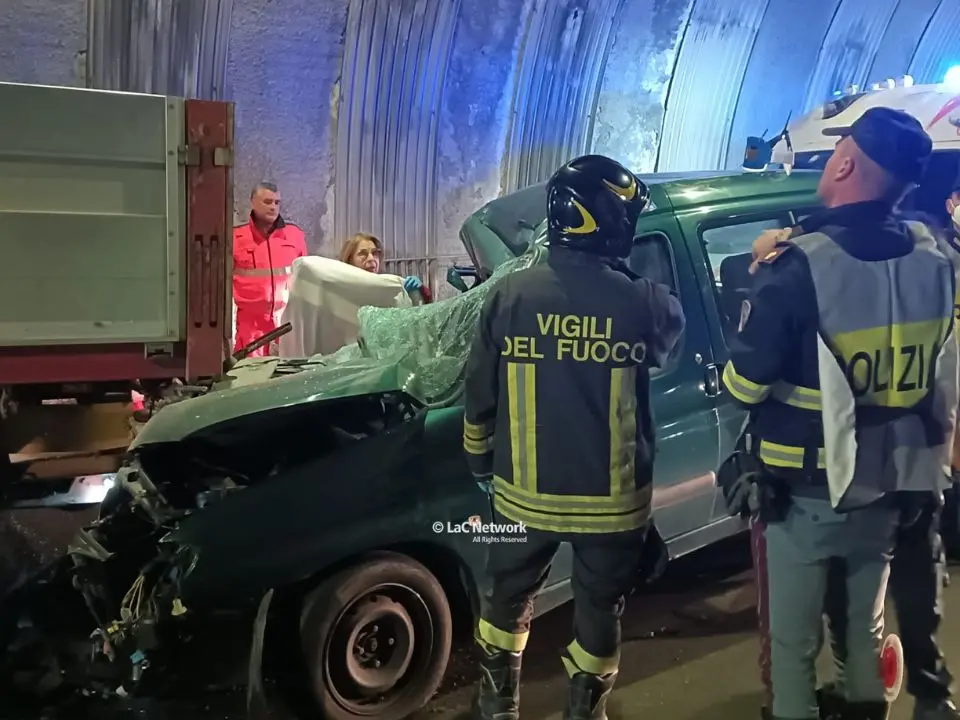 Grave incidente sulla 280 nella galleria di Marcellinara tra Catanzaro e Lamezia, morti marito e moglie