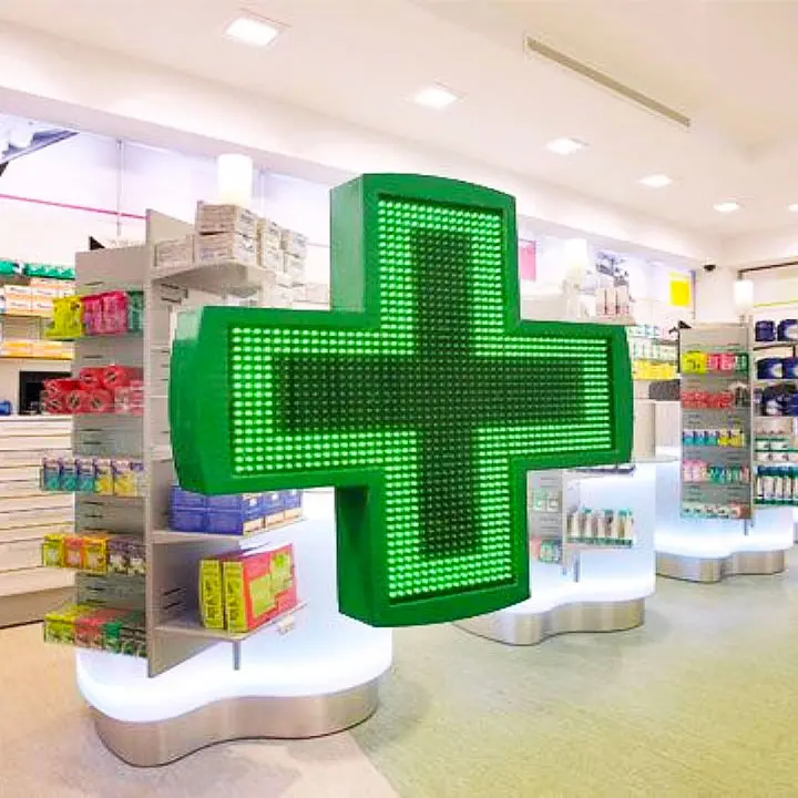 Lamezia Terme, accusa un malore e va in una farmacia:\u00A0salvato dalla telemedicina\n