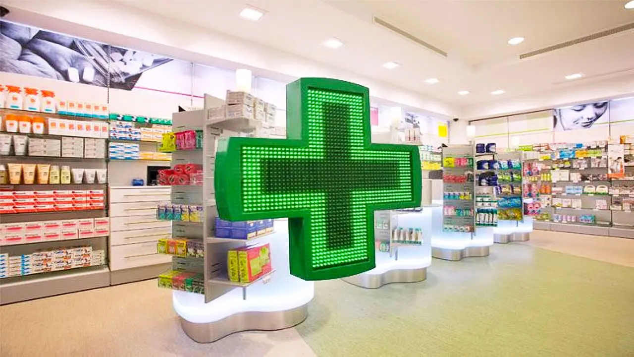 Lamezia Terme, accusa un malore e va in una farmacia:\u00A0salvato dalla telemedicina\n