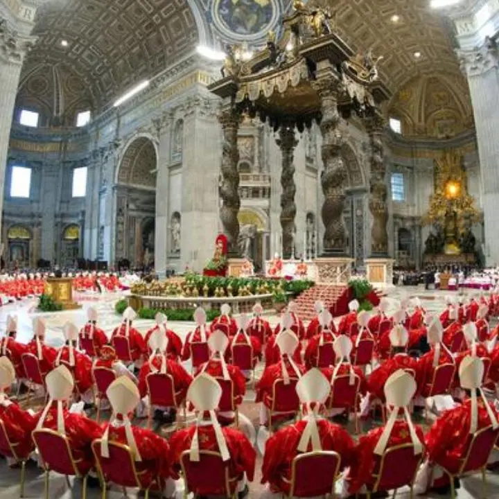 Conclave, cardinali\u00A0a San Pietro per la messa Pro eligendo Pontifice