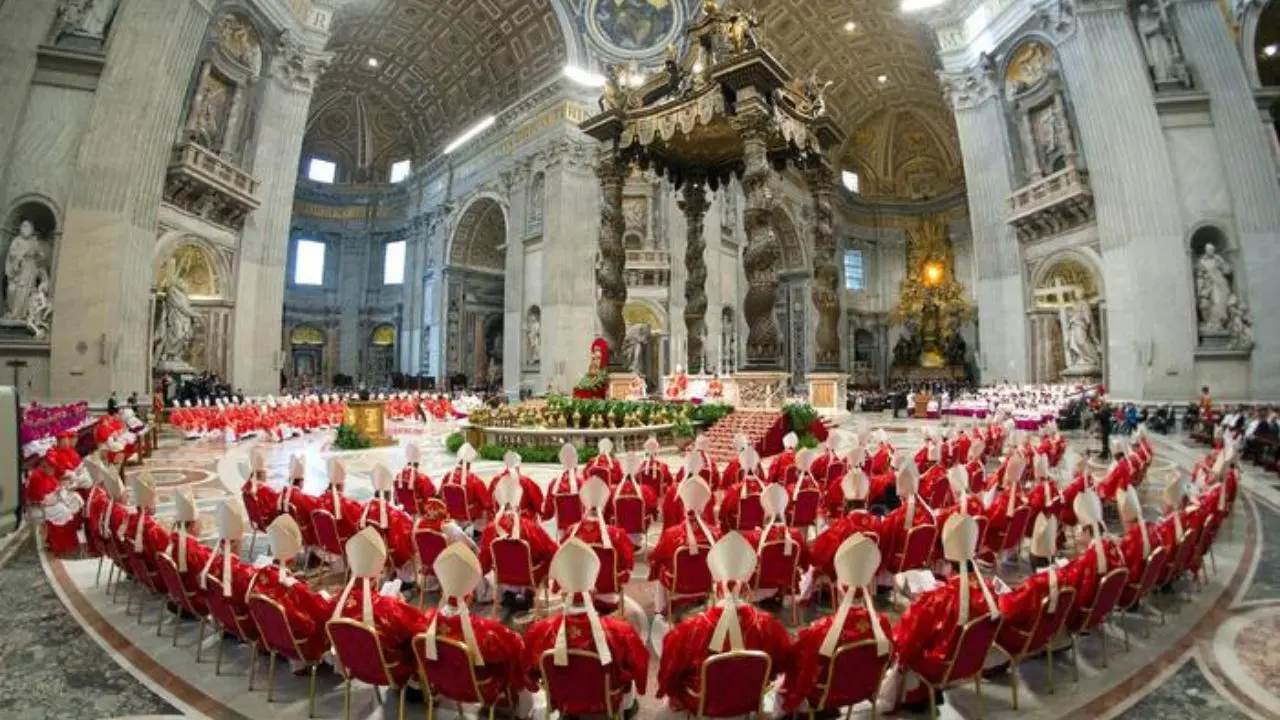 Conclave, cardinali a San Pietro per la messa Pro eligendo Pontifice