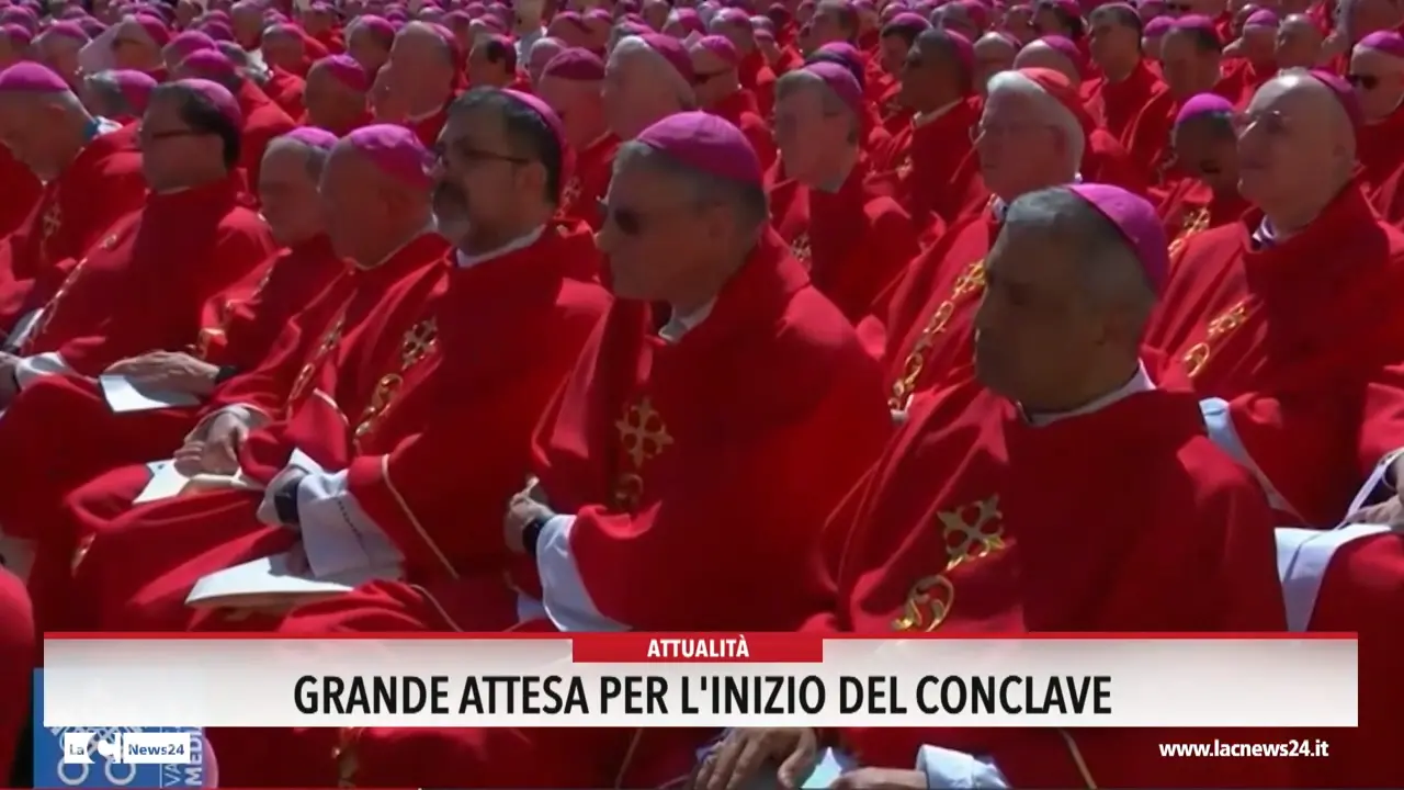Grande attesa per l'inizio del Conclave