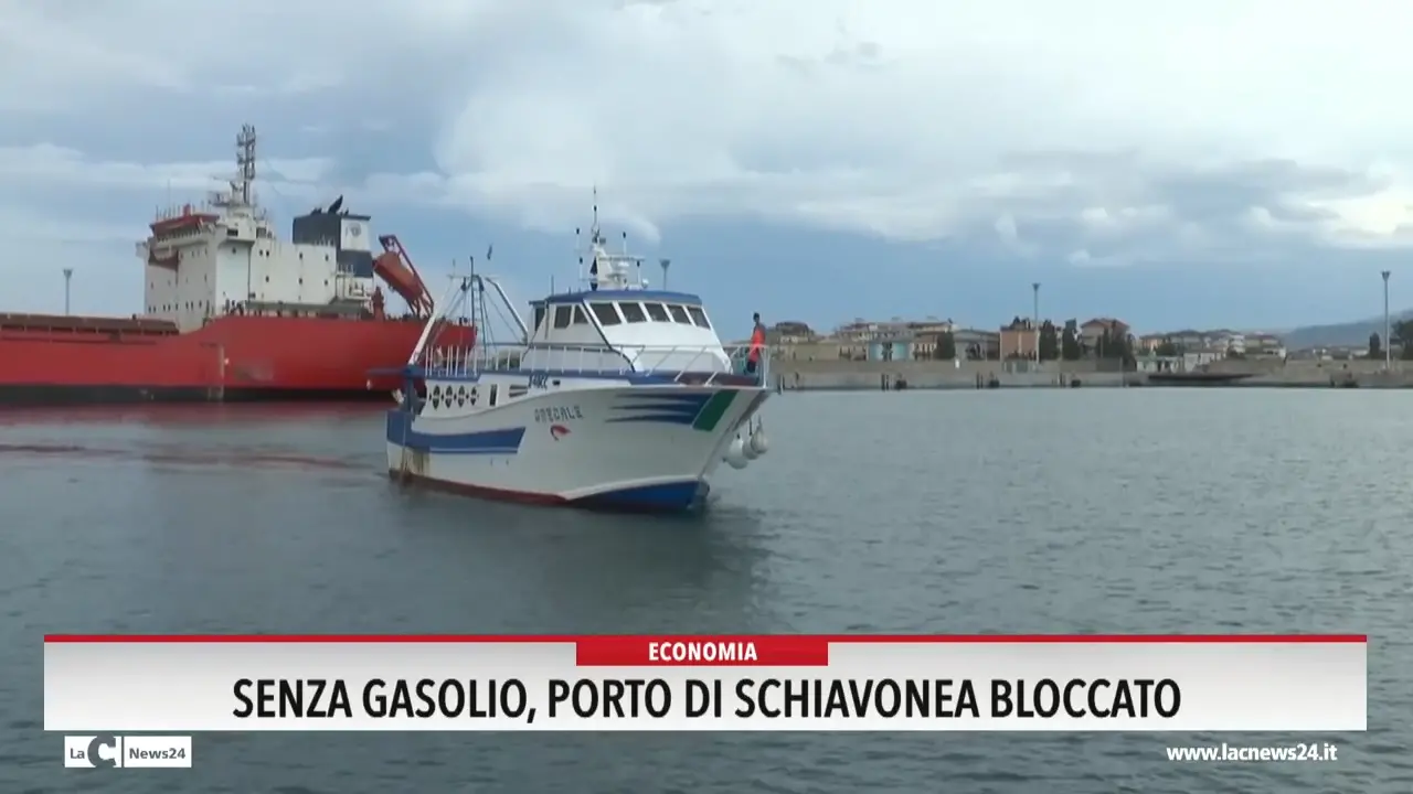 Senza gasolio porto di Schiavonea bloccato