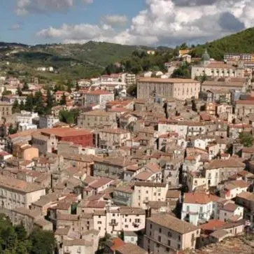 Acri isolata dal mondo: niente internet né telefoni da stamattina, cittadini esasperati\n